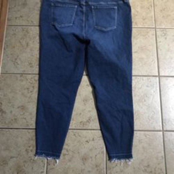 Torrid Sky High Skinny Jeans Size 22R - Picture 2 of 5